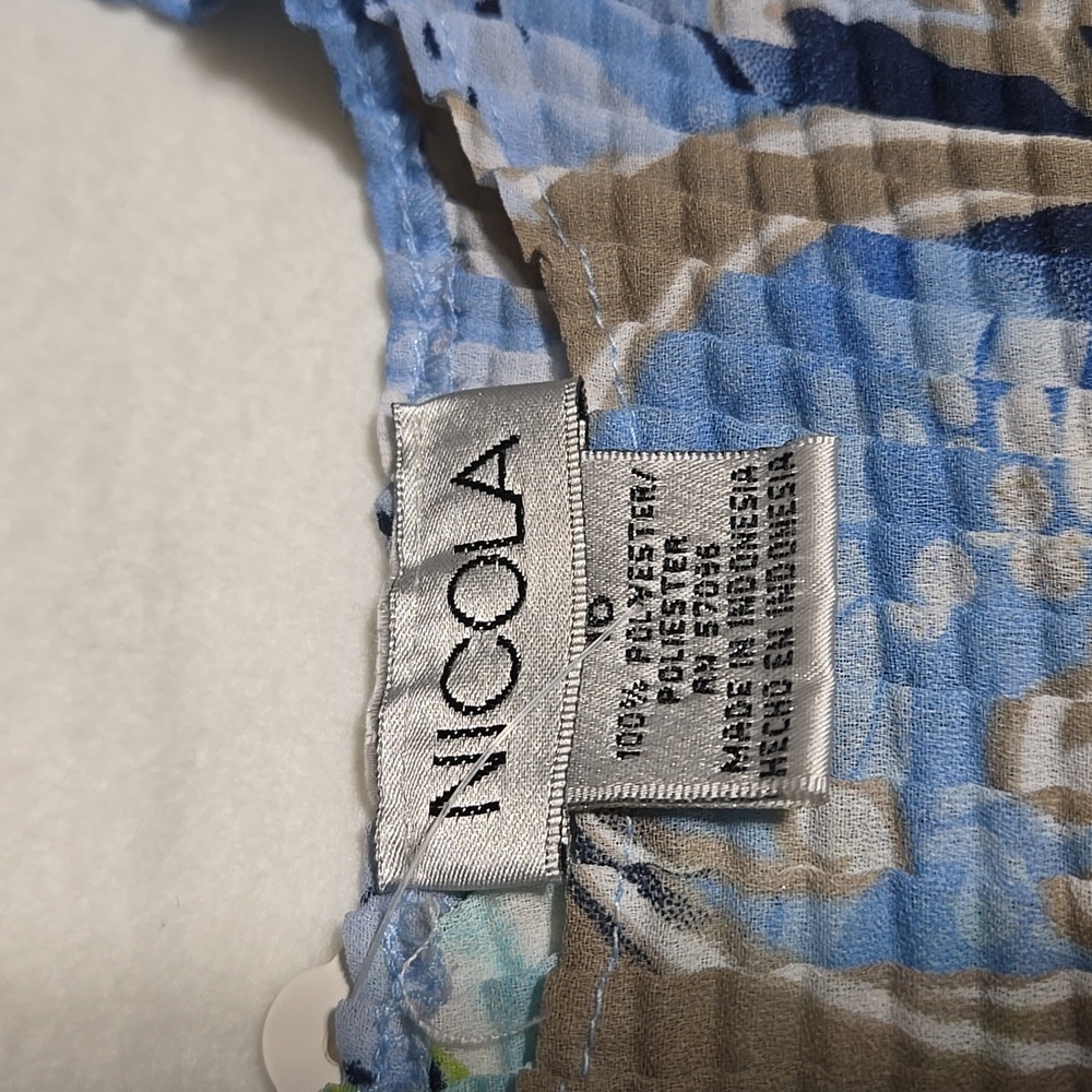 NICOLA Blue Graphic Sleeveless Tank Top - Picture 2 of 8